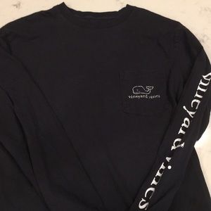 Men’s vineyard vines long sleeved shirt